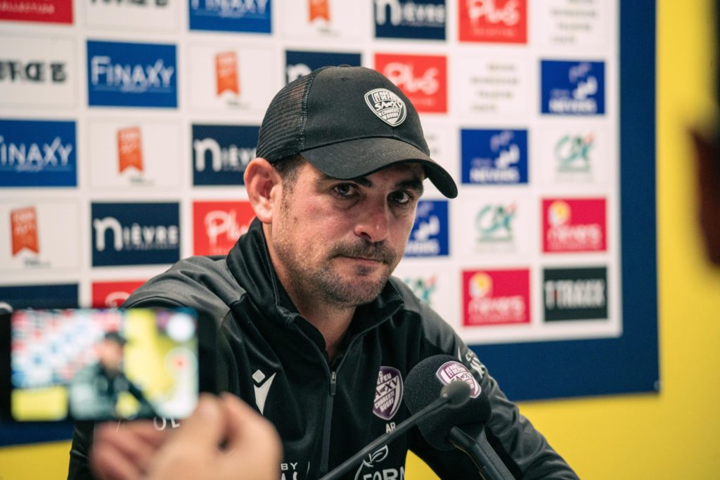 Pro – « On a manqué le coche »